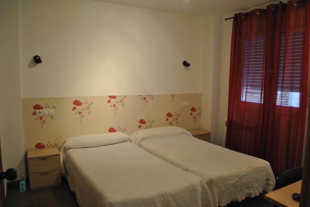 Hostal La Catedral Санто-Доминго-де-ла-Кальсада Экстерьер фото