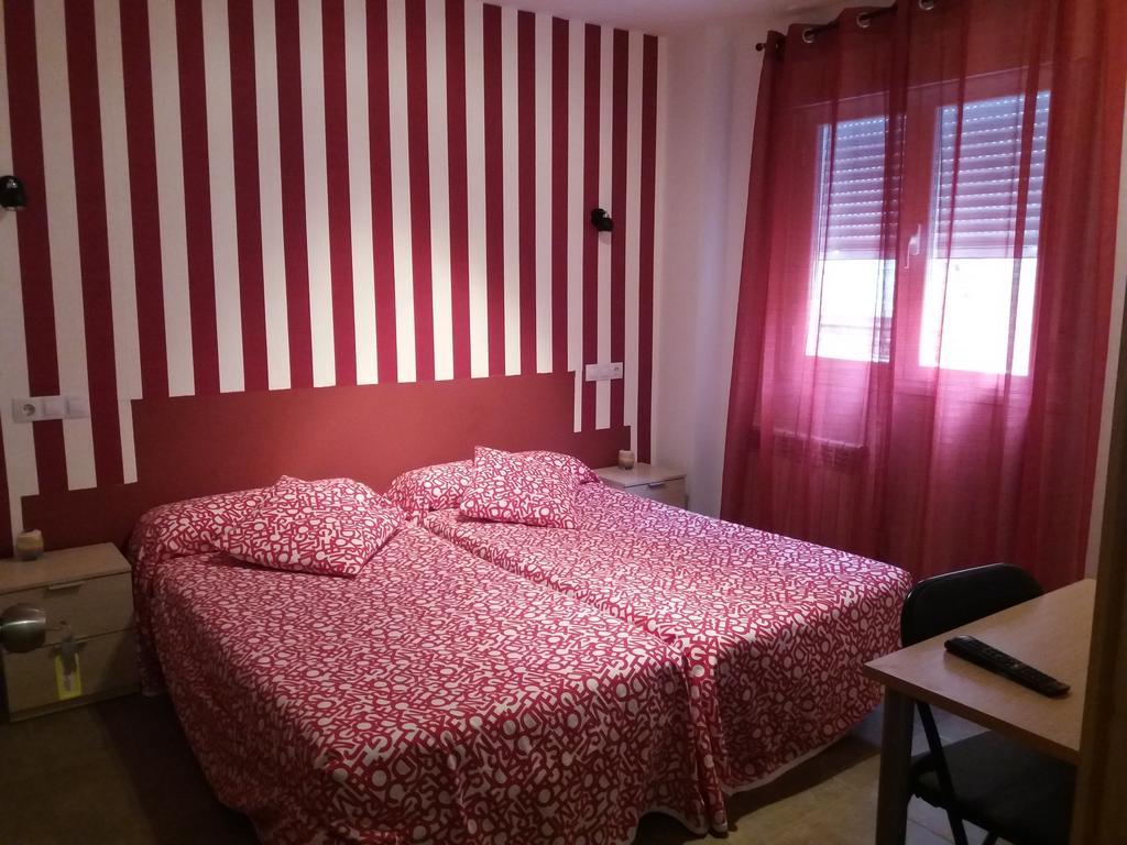 Hostal La Catedral Санто-Доминго-де-ла-Кальсада Экстерьер фото
