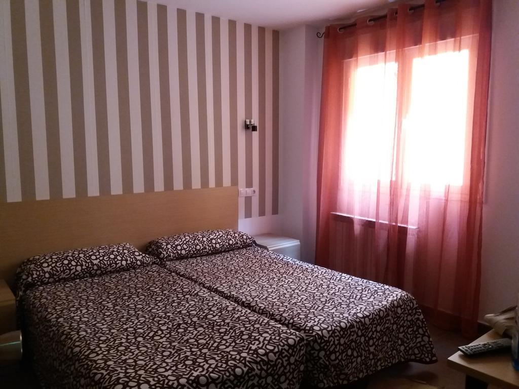 Hostal La Catedral Санто-Доминго-де-ла-Кальсада Экстерьер фото