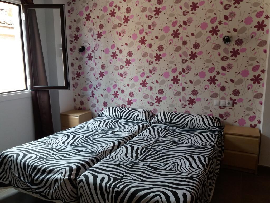 Hostal La Catedral Санто-Доминго-де-ла-Кальсада Экстерьер фото